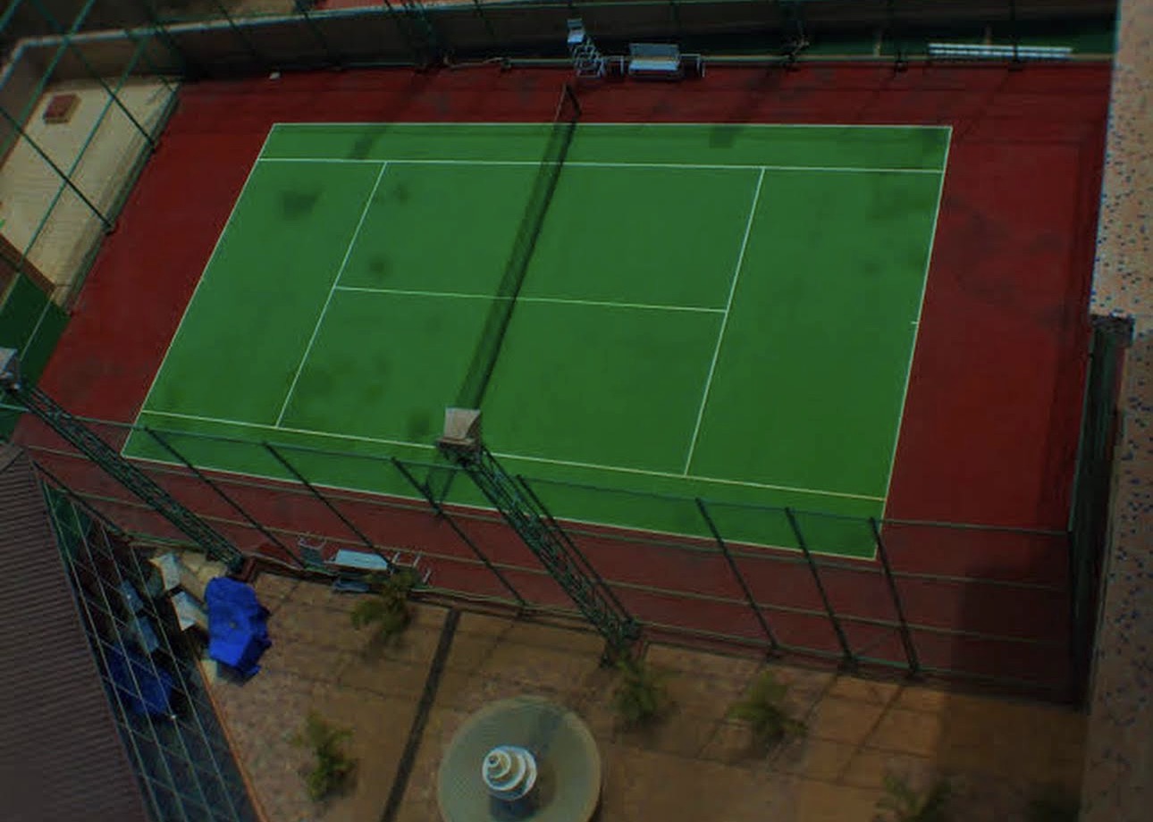 Monaliza Tennis Club night lighting